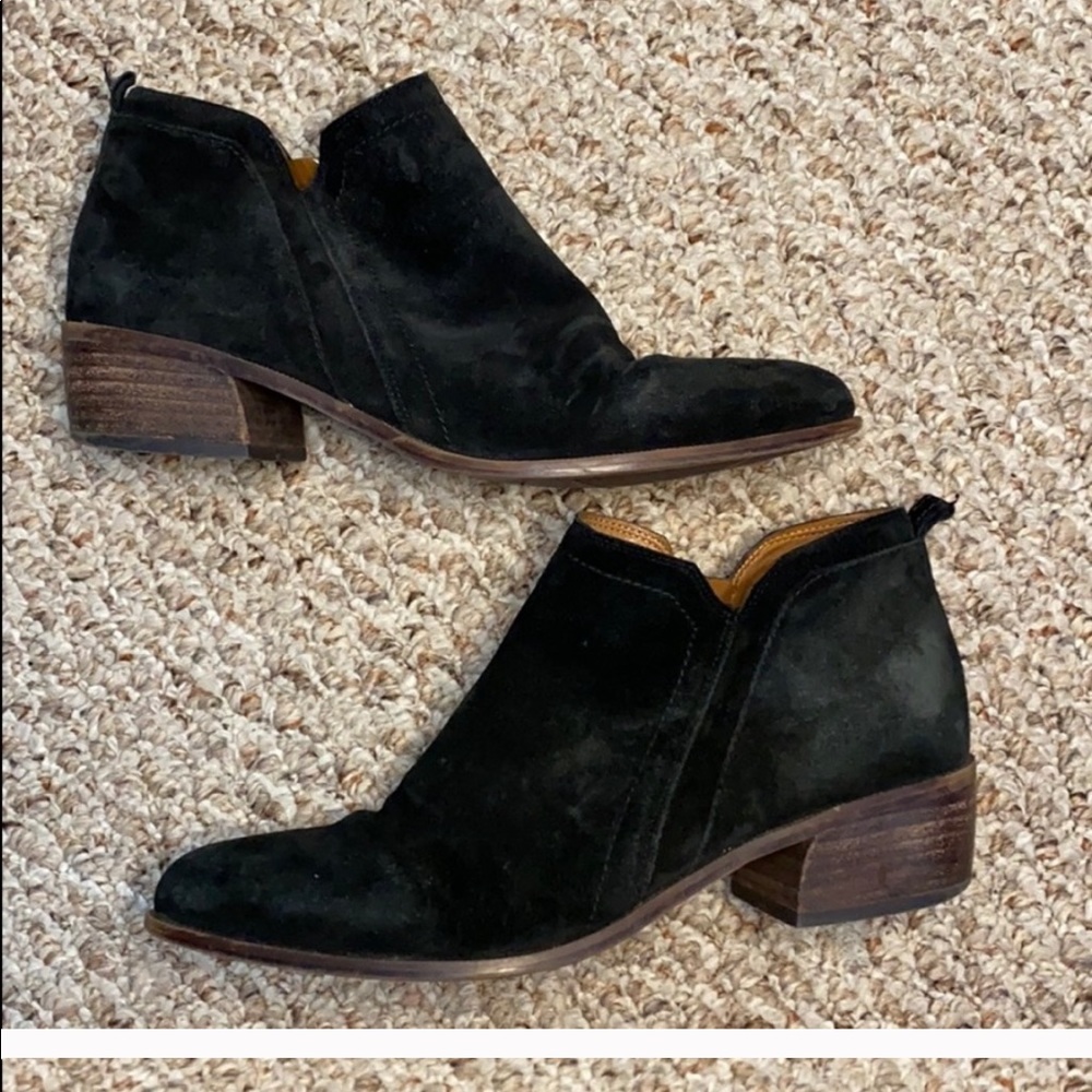 Sarto by Franco Sarto A Paivley Black Suede Boots